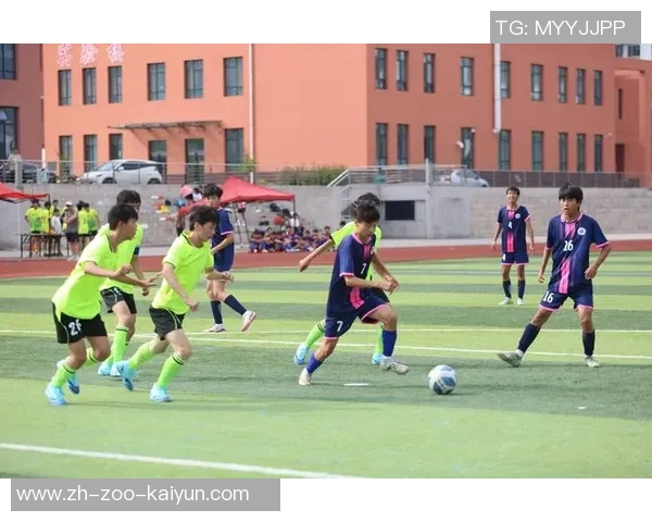 足球会组织如何提升青少年足球发展与社区参与的有效策略与实践探索